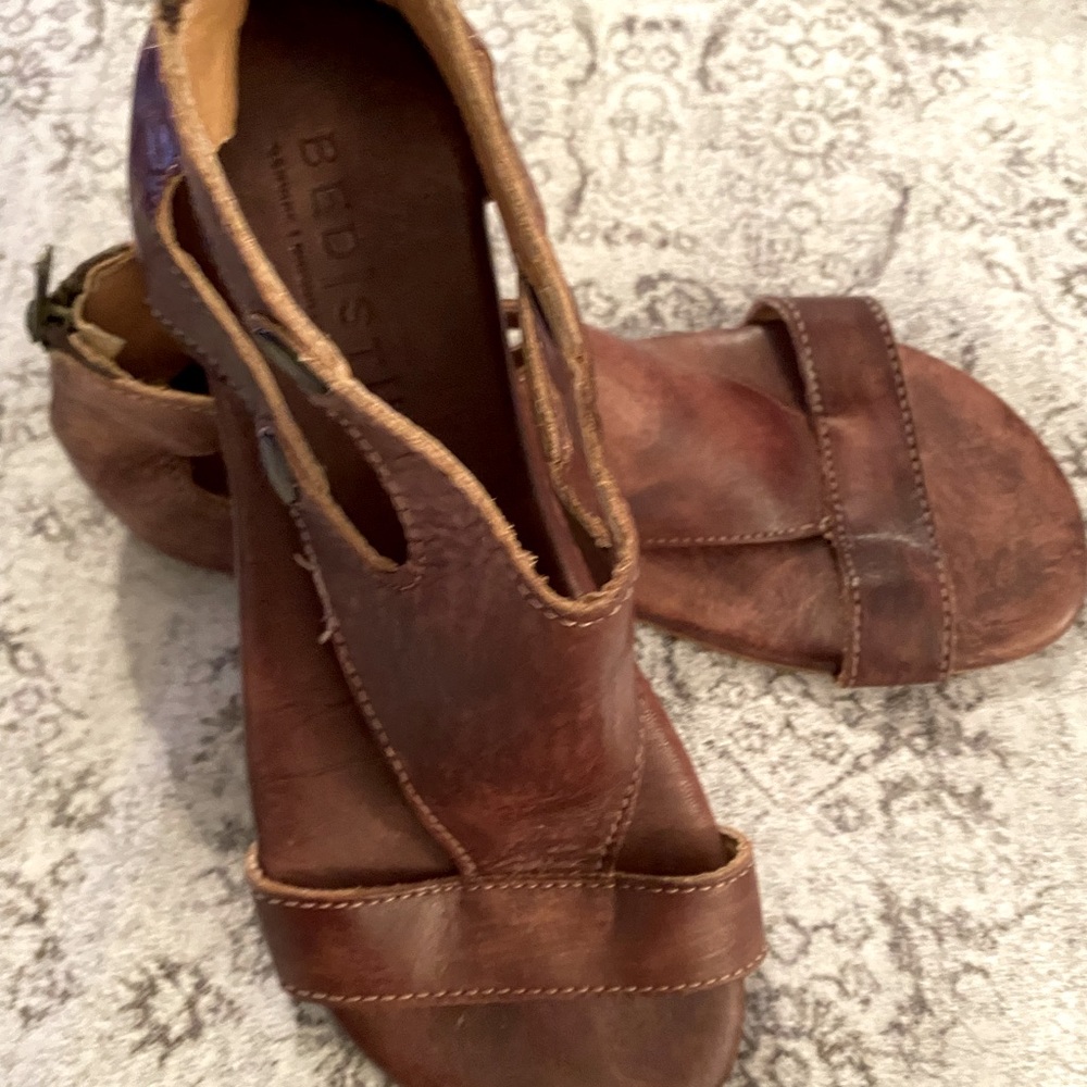 Women’s brown Bed Stu sandals.  Size 7